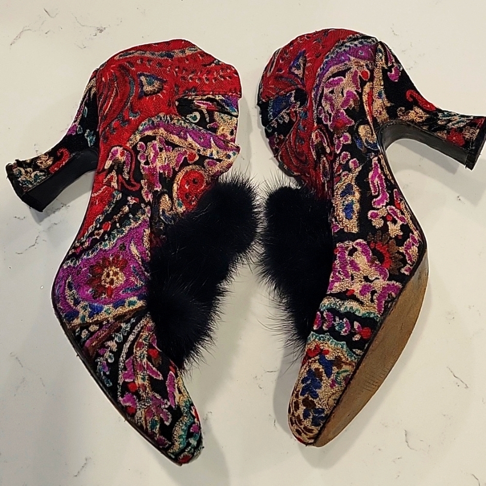 Baci Tapestry Heels, with Black Fur accents. Size 8.5